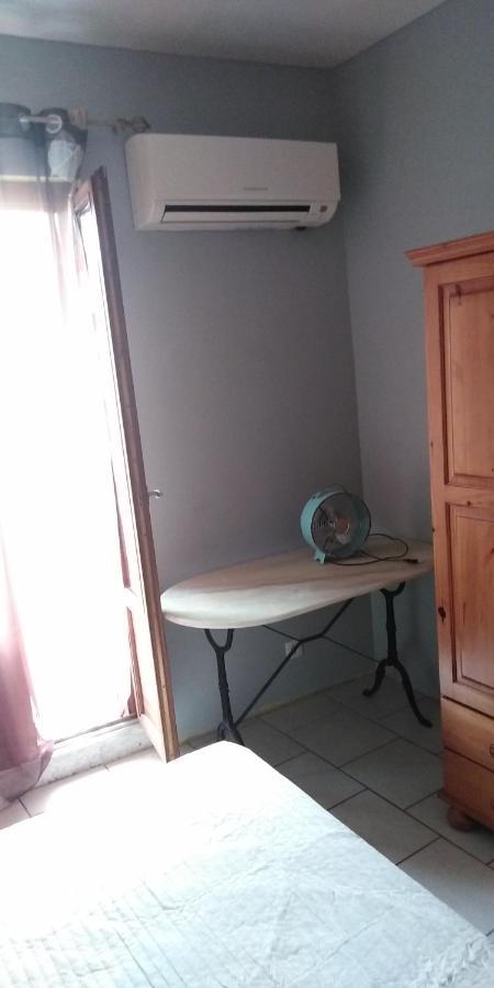 Chambre Chez L'Habitant Tourbes Kültér fotó